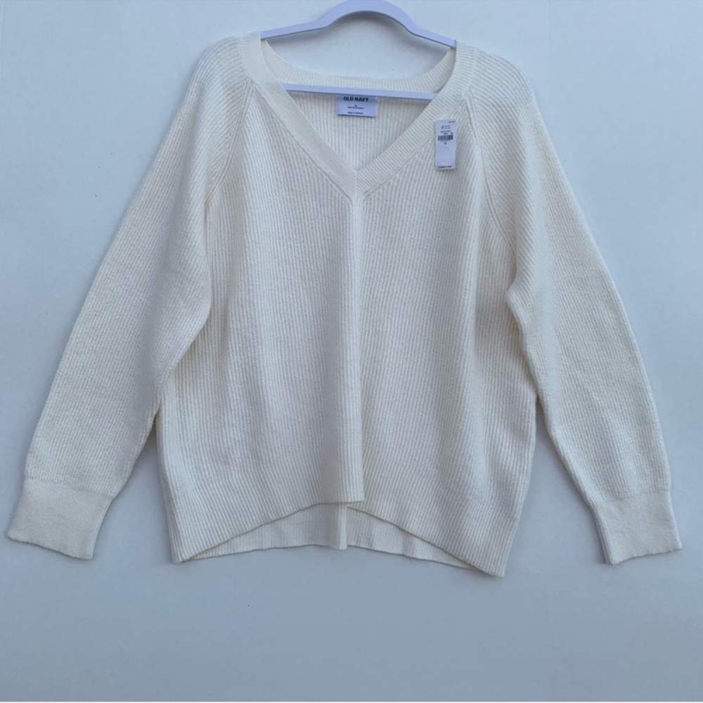 Old Navy Womens Cream Long Sleeve Sweater Cable
Knit V Neck Size XL
